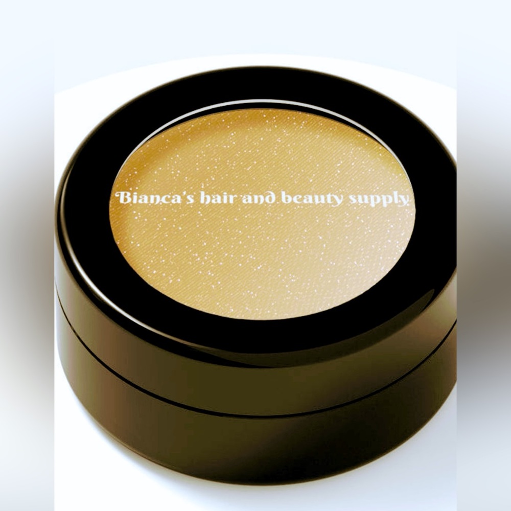 A unique talc-free eyeshadow with a silky creamy texture
